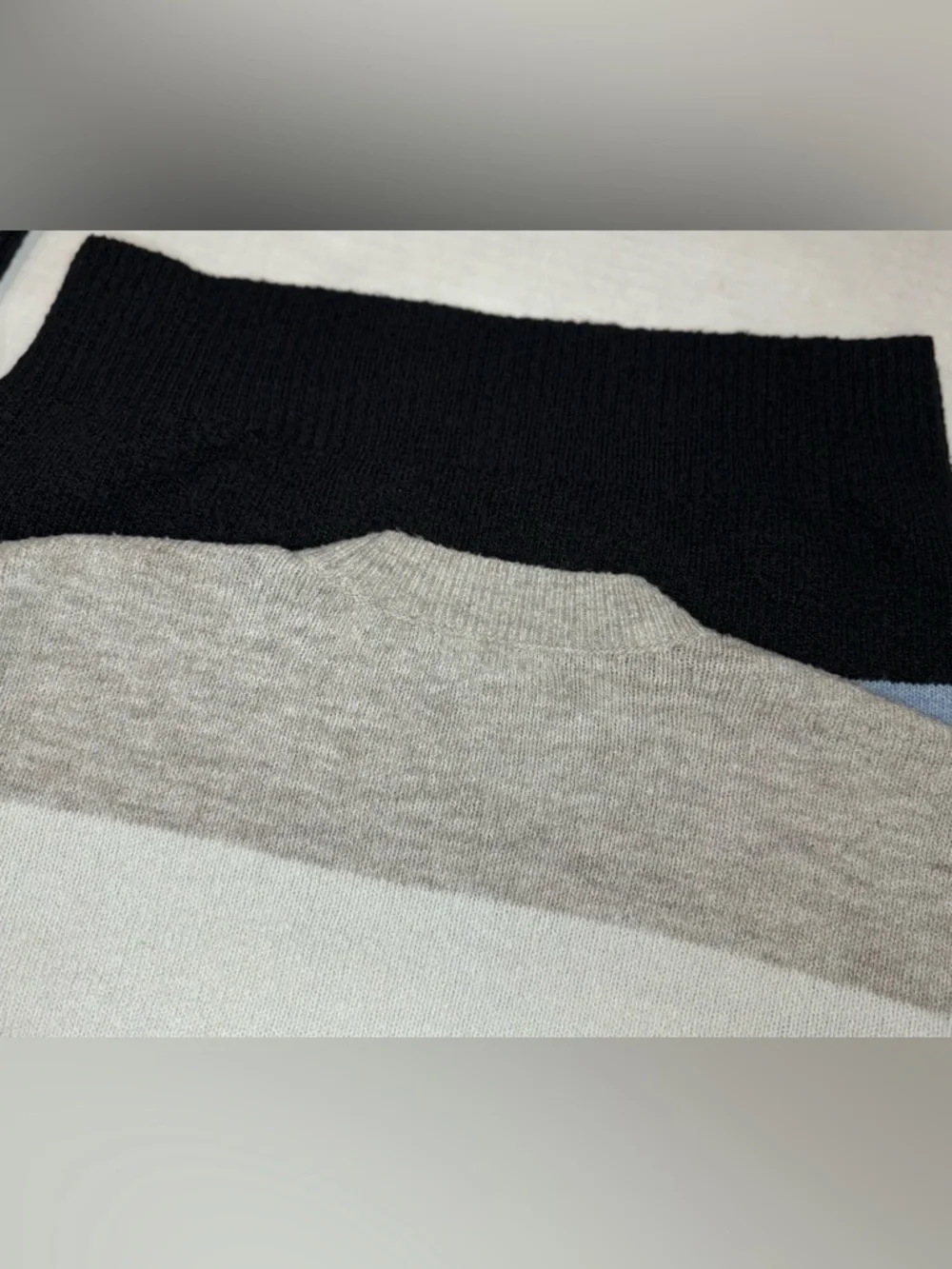 H&M Colorblock Knit Sweater Blue Gray White Black Crew Neck Pullover Size S - Picture 13 of 15